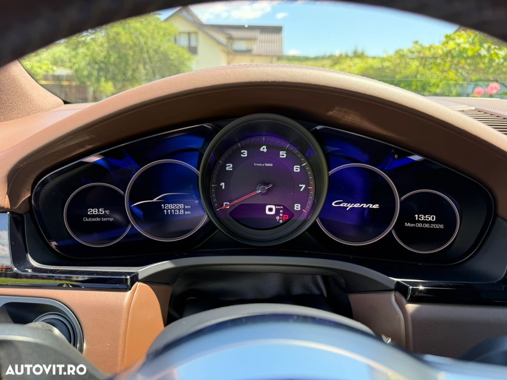 Porsche Cayenne Standard - 24