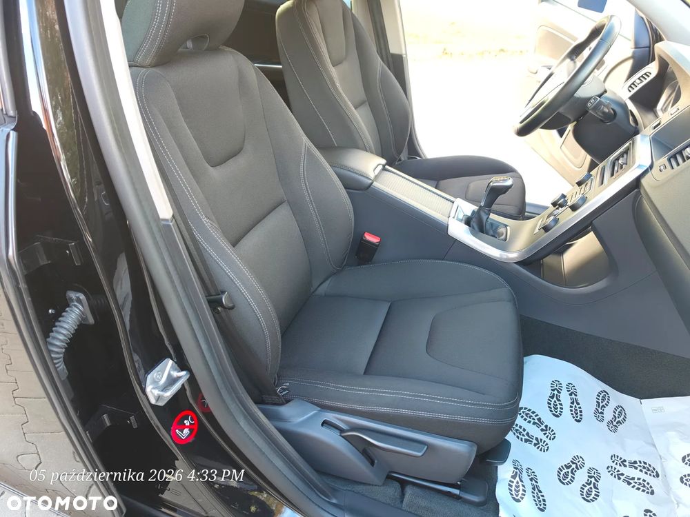Volvo V60 D2 Drive-E Dynamic Edition (Momentum) - 17