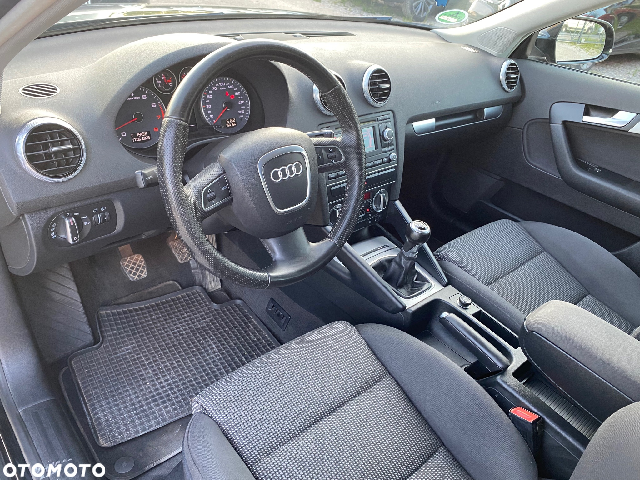 Audi A3 1.6 Sportback Attraction - 16