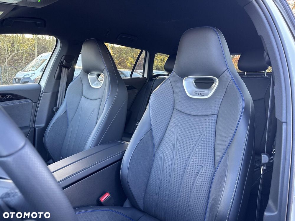 Volkswagen Passat - 12