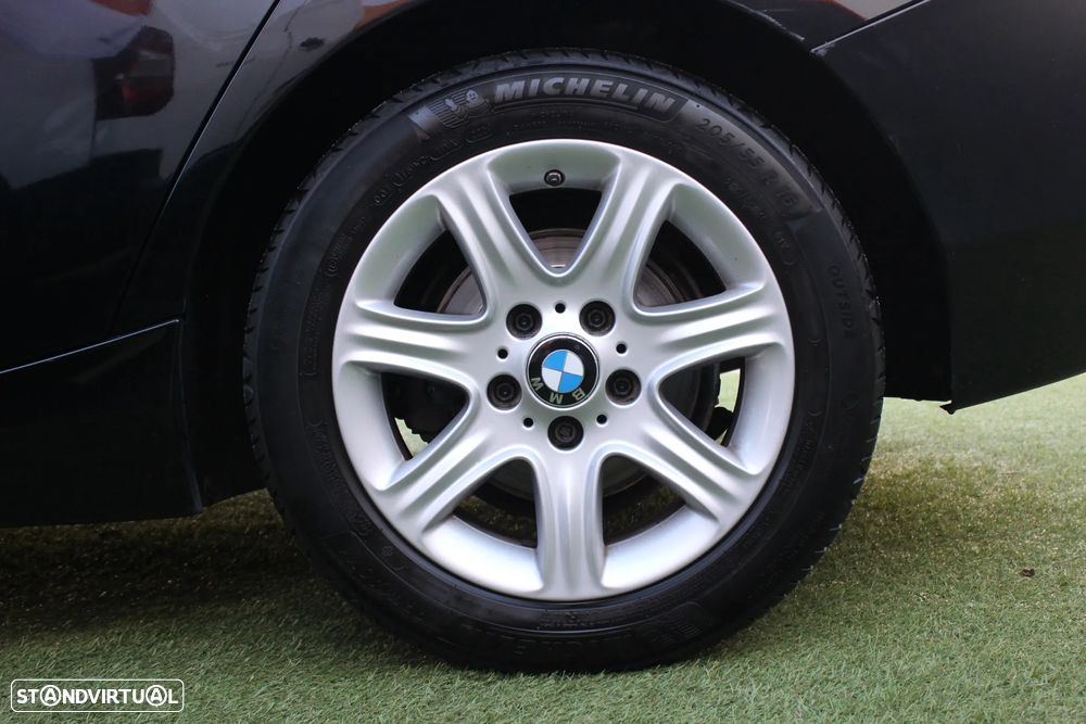 BMW 118 d Line Urban - 12