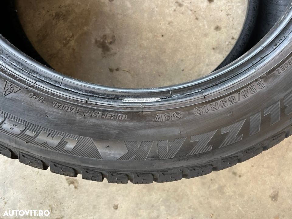 vând 4 anvelope 225/55/18 bridgestone de iarnă ca noi - 4