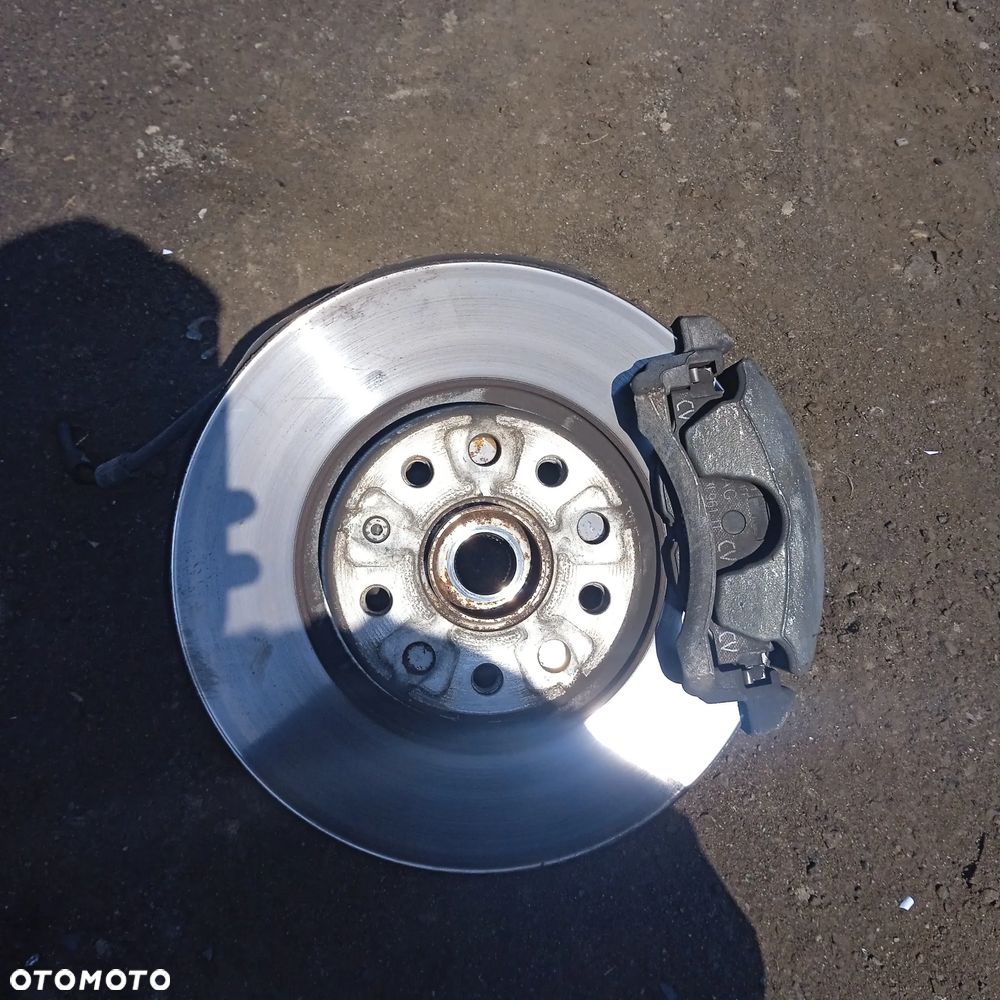Zwrotnica prawa golf VIII 5WA407258A - 1