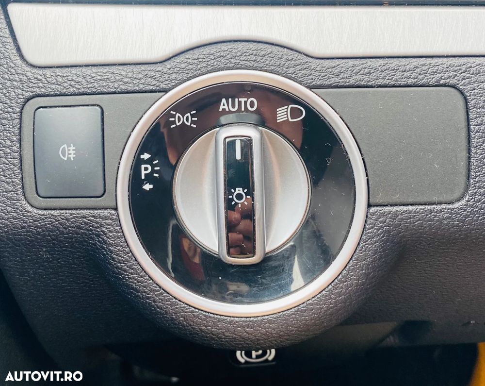 Mercedes-Benz E 250 BlueEFFICIENCY 7G-TRONIC Elegance - 13