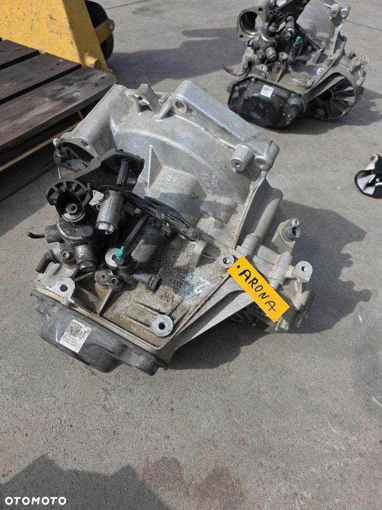 SEAT ARONA 1.0 TSI SKRZYNIA BIEGÓW 0DQ301103 - 2