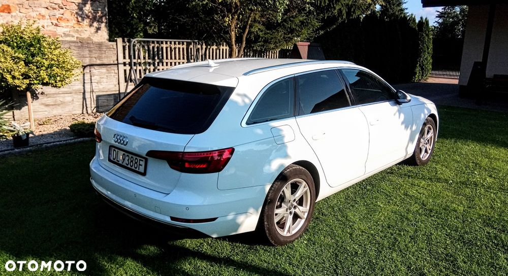 Audi A4 Avant 2.0 TDI S tronic - 4