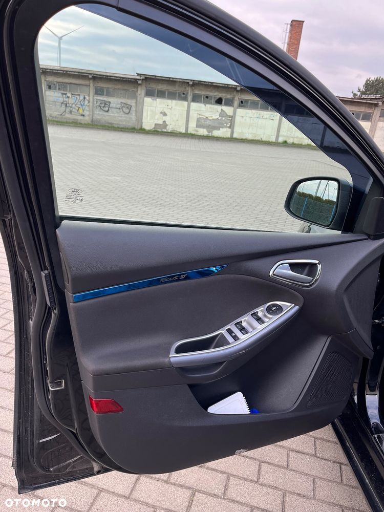 Ford Focus 1.6 EcoBoost Titanium - 10