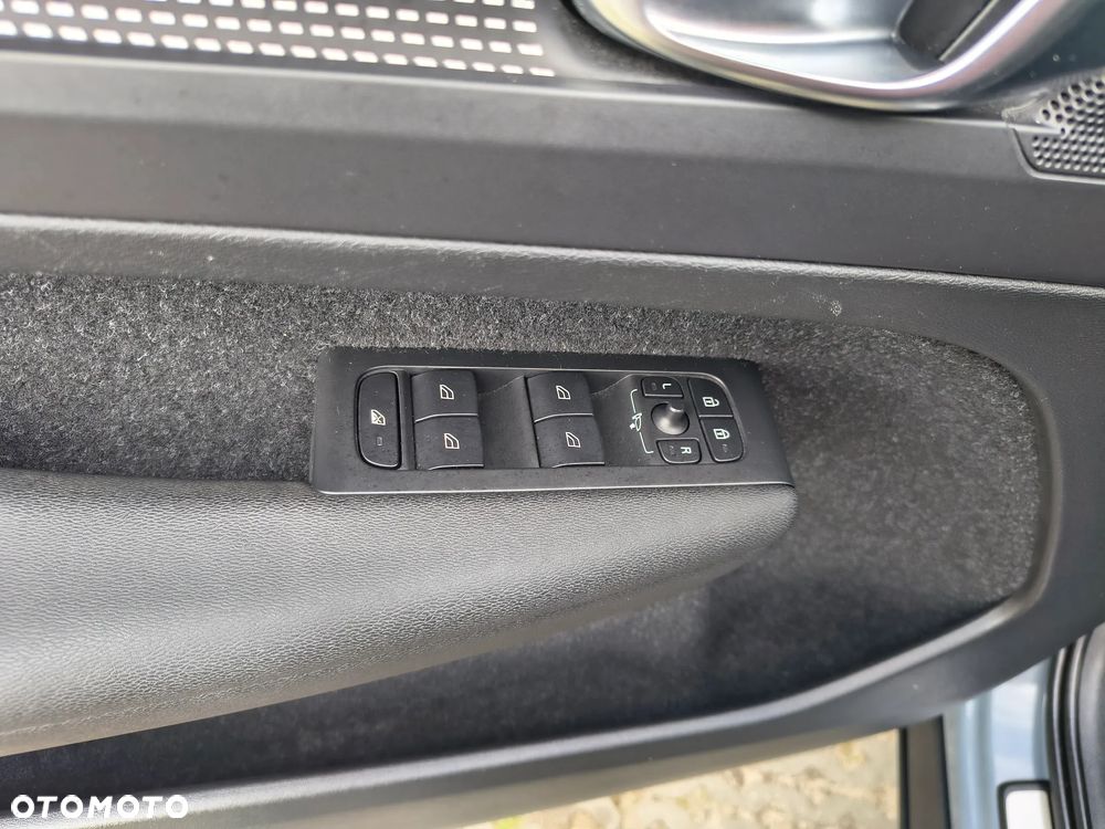 Volvo XC 40 D3 Geartronic R-Design - 17