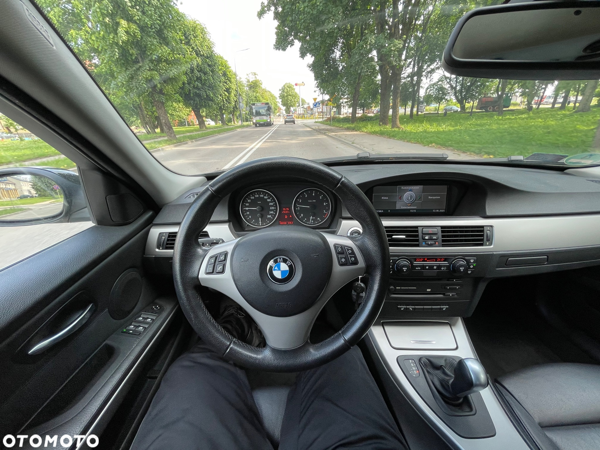 BMW Seria 3 325i Touring - 16