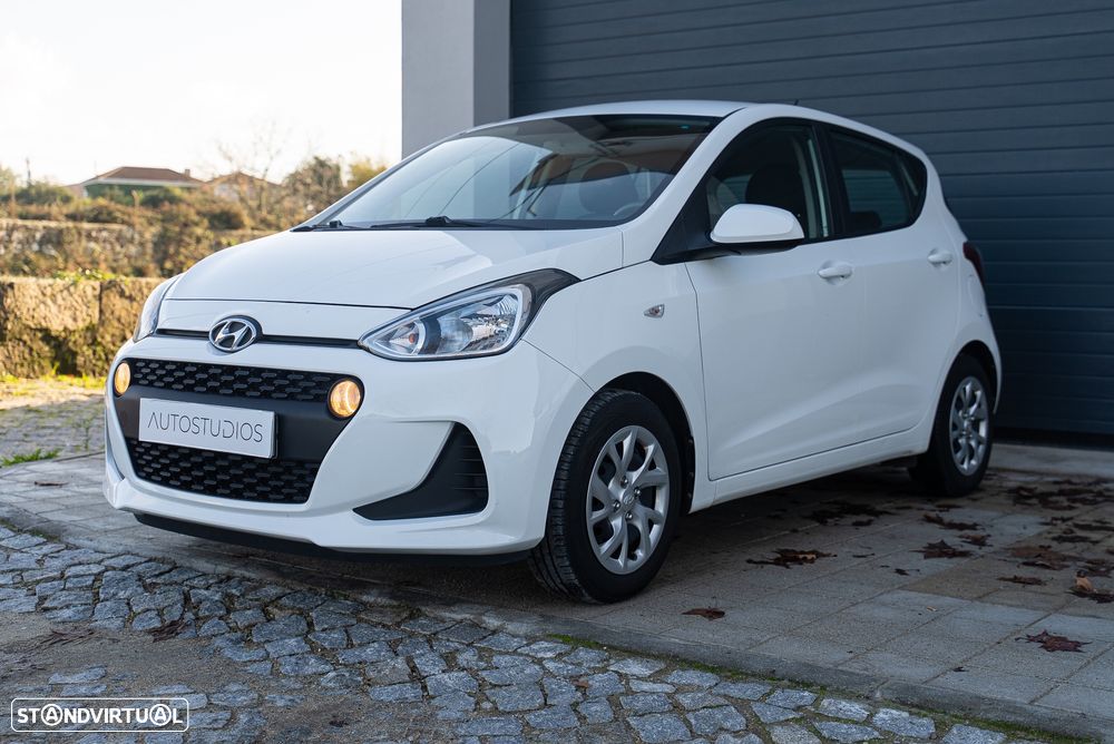 Hyundai i10 1.2 YES! Silver - 1
