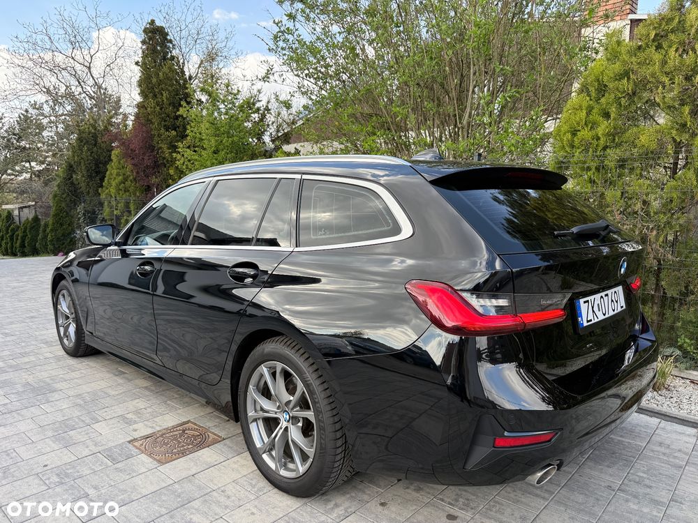 BMW Seria 3 320d Sport Line - 38