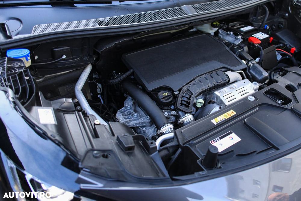 Peugeot 3008 1.2 PureTech 130 EAT8 GT - 33