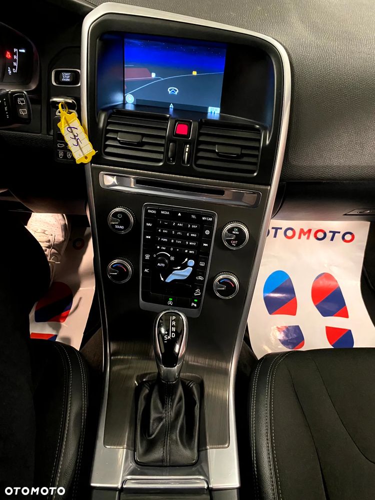 Volvo XC 60 D4 AWD Geartronic Summum - 17