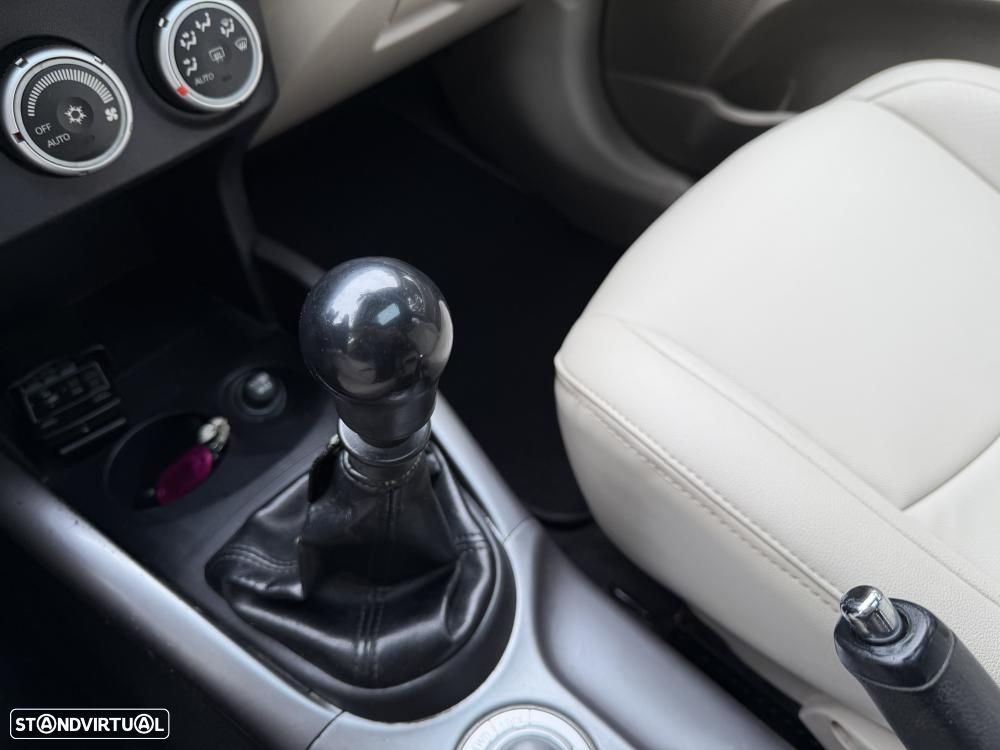 Mitsubishi Outlander 2.0 DI-D Intense 4WD - 18