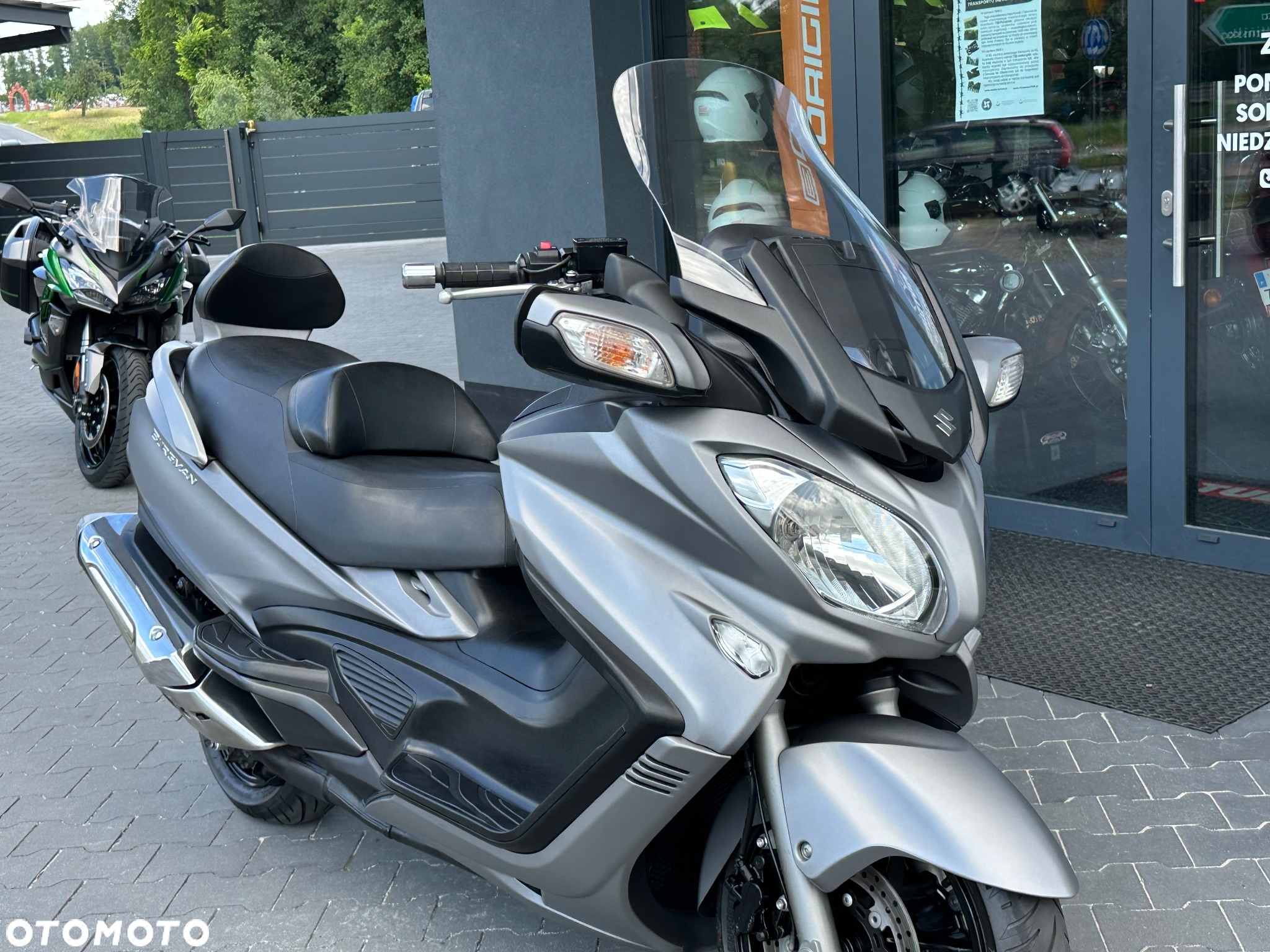 Suzuki Burgman - 21