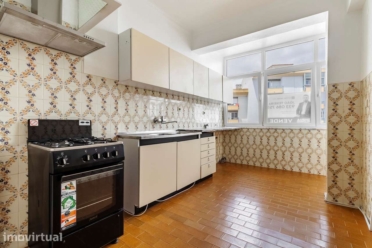 Apartamento T2+1 c/ 2 Marquises em Rio de Mouro, Sintra - Grande imagem: 2/46