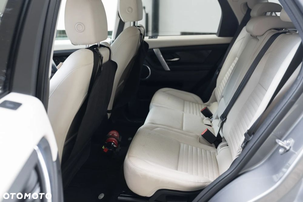 Land Rover Discovery Sport 2.0 P200 mHEV S - 13