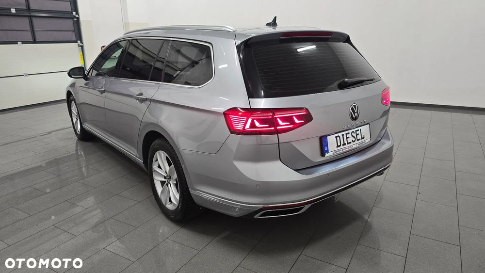 Volkswagen Passat - 4