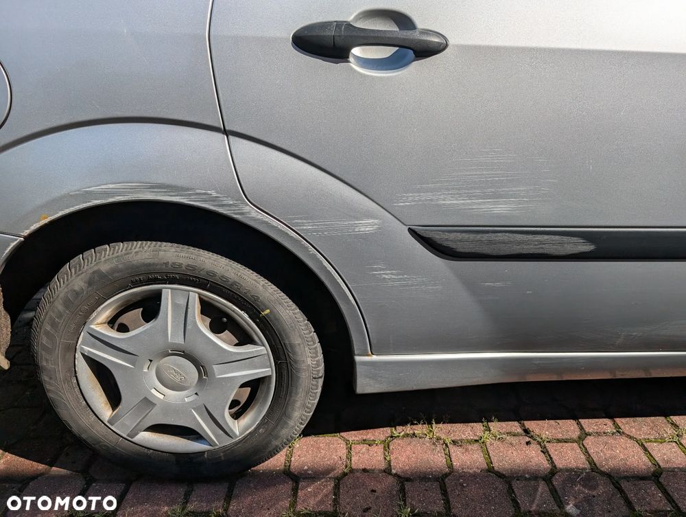 Ford Focus 1.8 Di Ambiente - 17