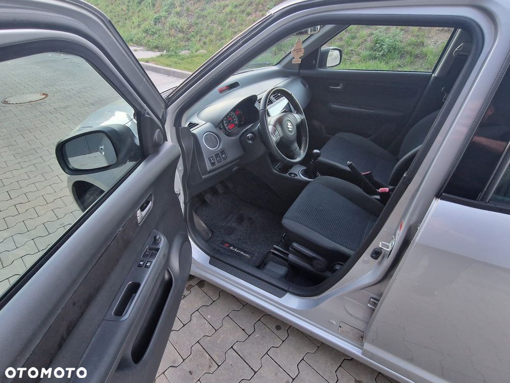 Suzuki Swift - 3