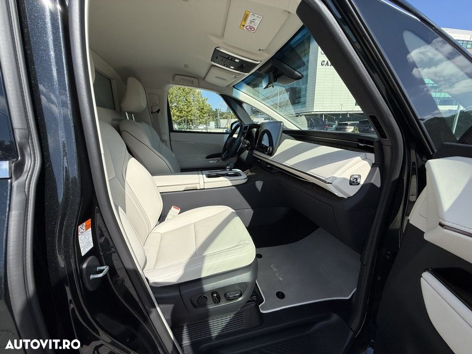 Lexus LM 350h Luxury - 23