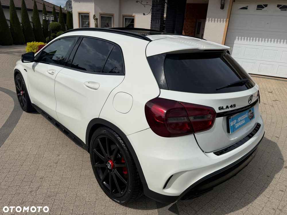 Mercedes-Benz GLA 45 AMG 4Matic 7G-DCT - 18