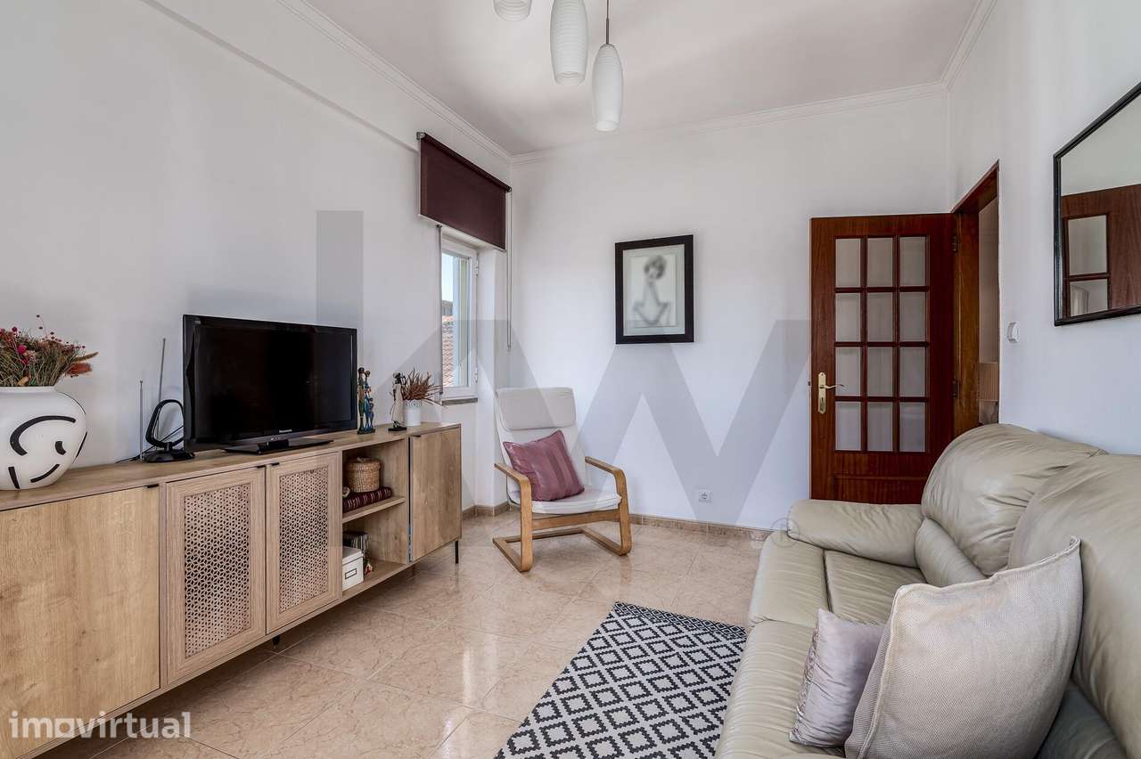 Apartamento T2 com 2 varandas no centro da Amora, Seixal - Grande imagem: 3/21