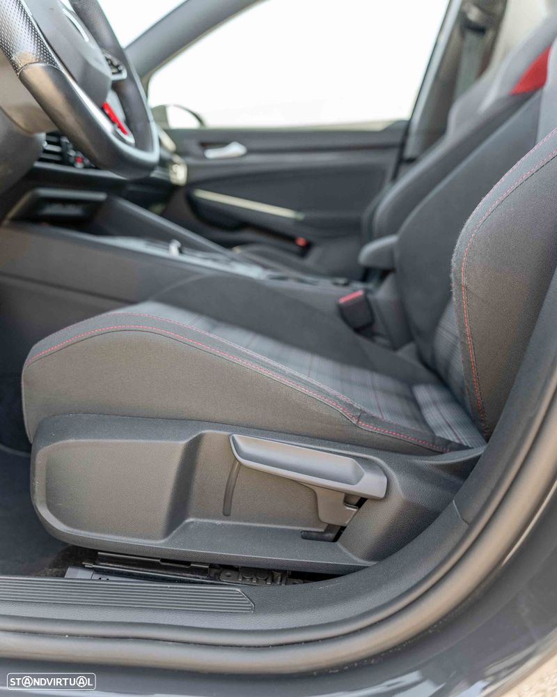 VW Golf 2.0 TSI OPF DSG GTI - 37