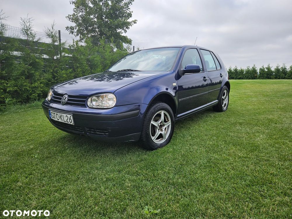 Volkswagen Golf 1.6 Basis - 1