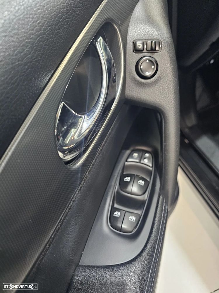 Nissan Qashqai 1.5 dCi N-Connecta J18 - 16