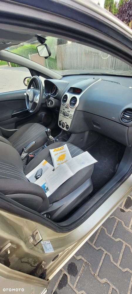 Opel Corsa - 7