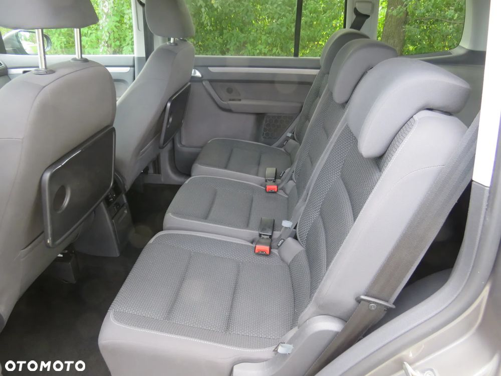 Volkswagen Touran 1.6 TDI DPF BlueMotion Technology MATCH - 17