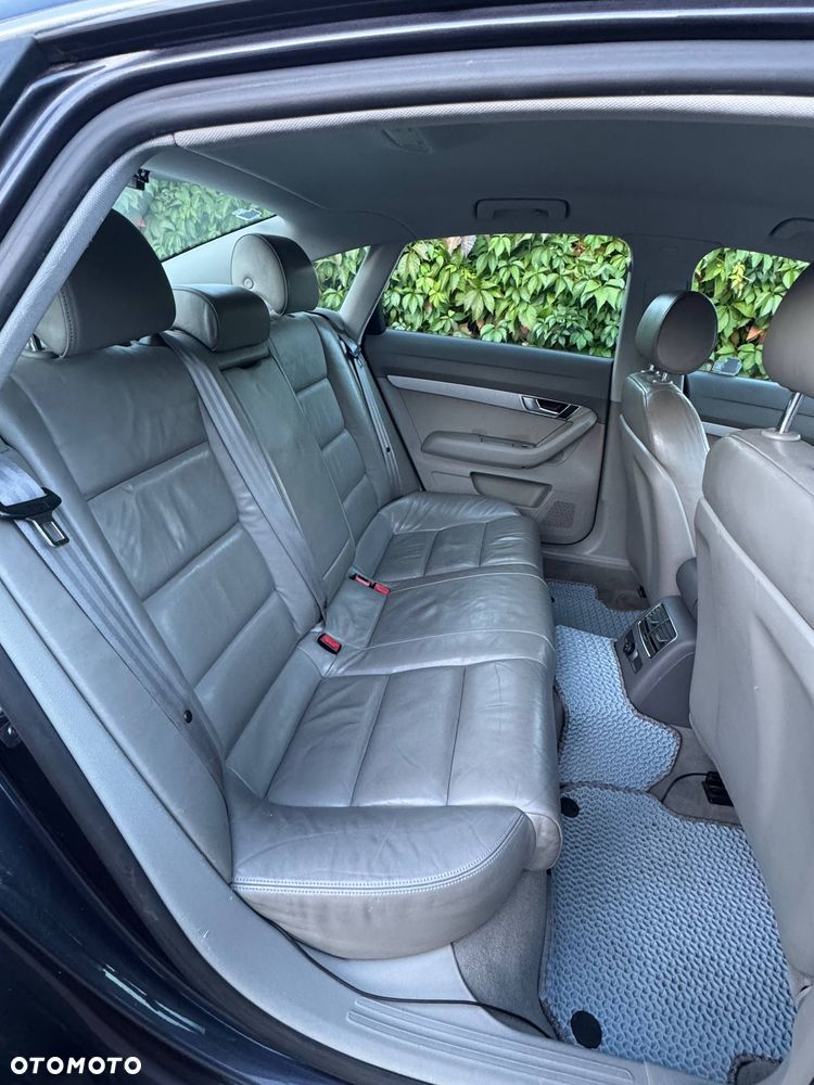 Audi A6 Limousine 2.4 - 8