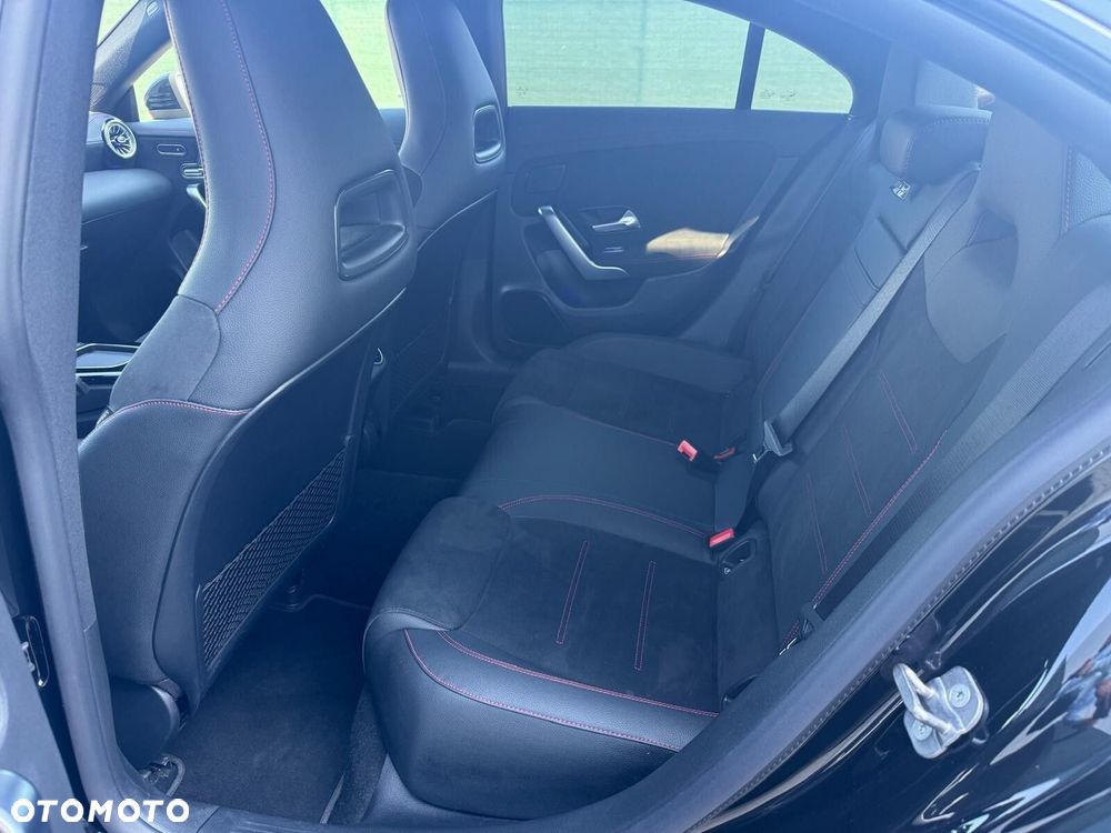 Mercedes-Benz CLA - 27