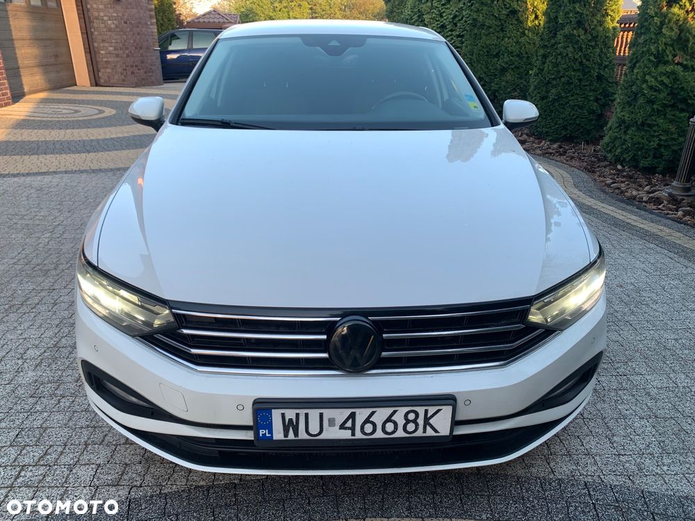 Volkswagen Passat 2.0 TDI SCR Comfortline - 8