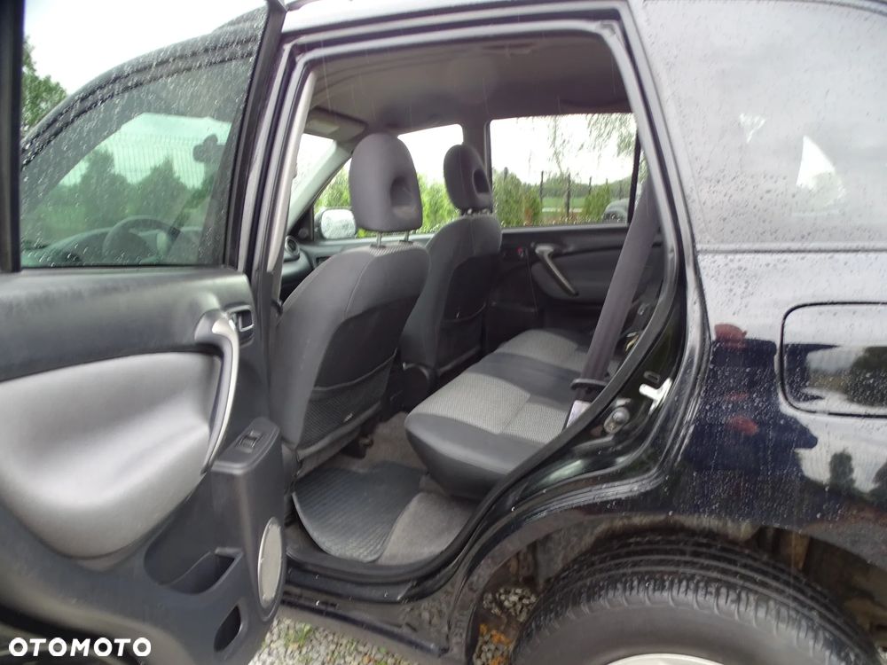 Toyota RAV4 - 11