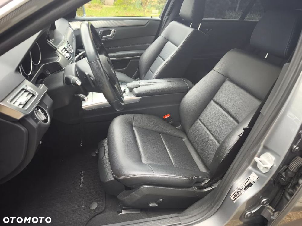 Mercedes-Benz Klasa E 250 BlueTEC 4Matic 7G-TRONIC Avantgarde - 27