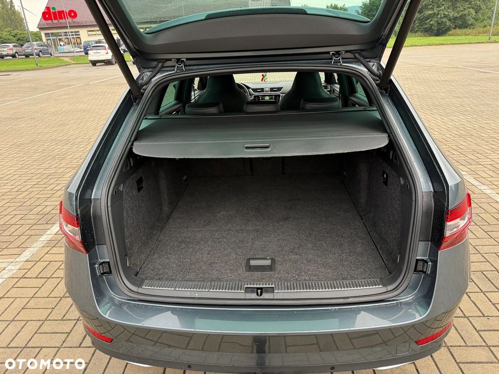 Skoda Superb 2.0 TDI DSG Sportline - 23