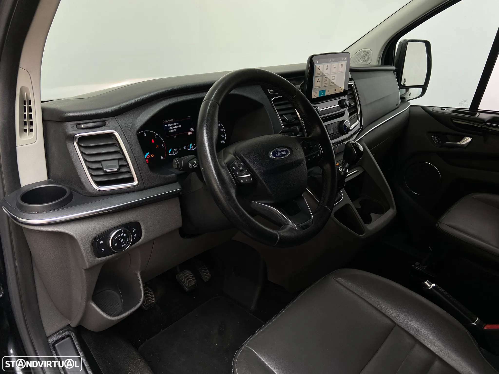 Ford Tourneo Custom - 9
