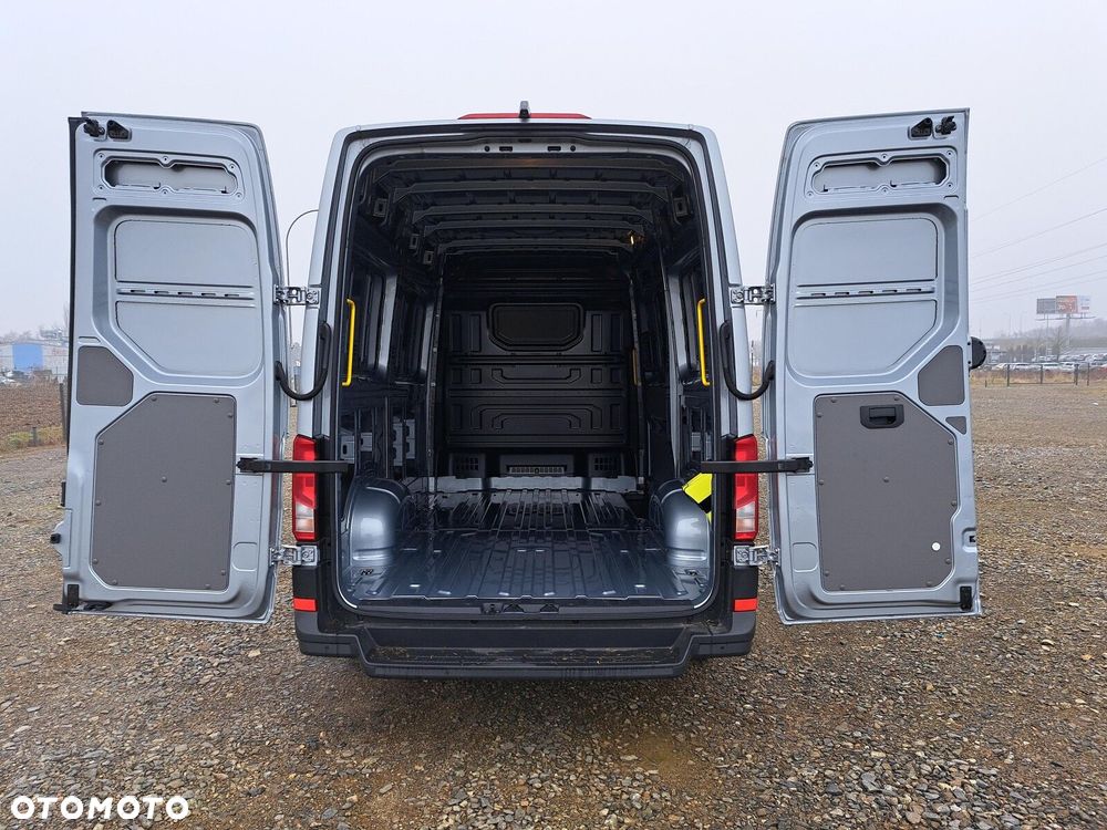 Volkswagen Crafter 35 furgon 140KM 3640 - 19