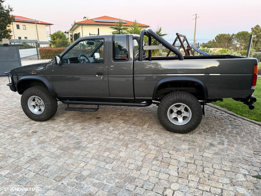 Nissan Pick Up - 10