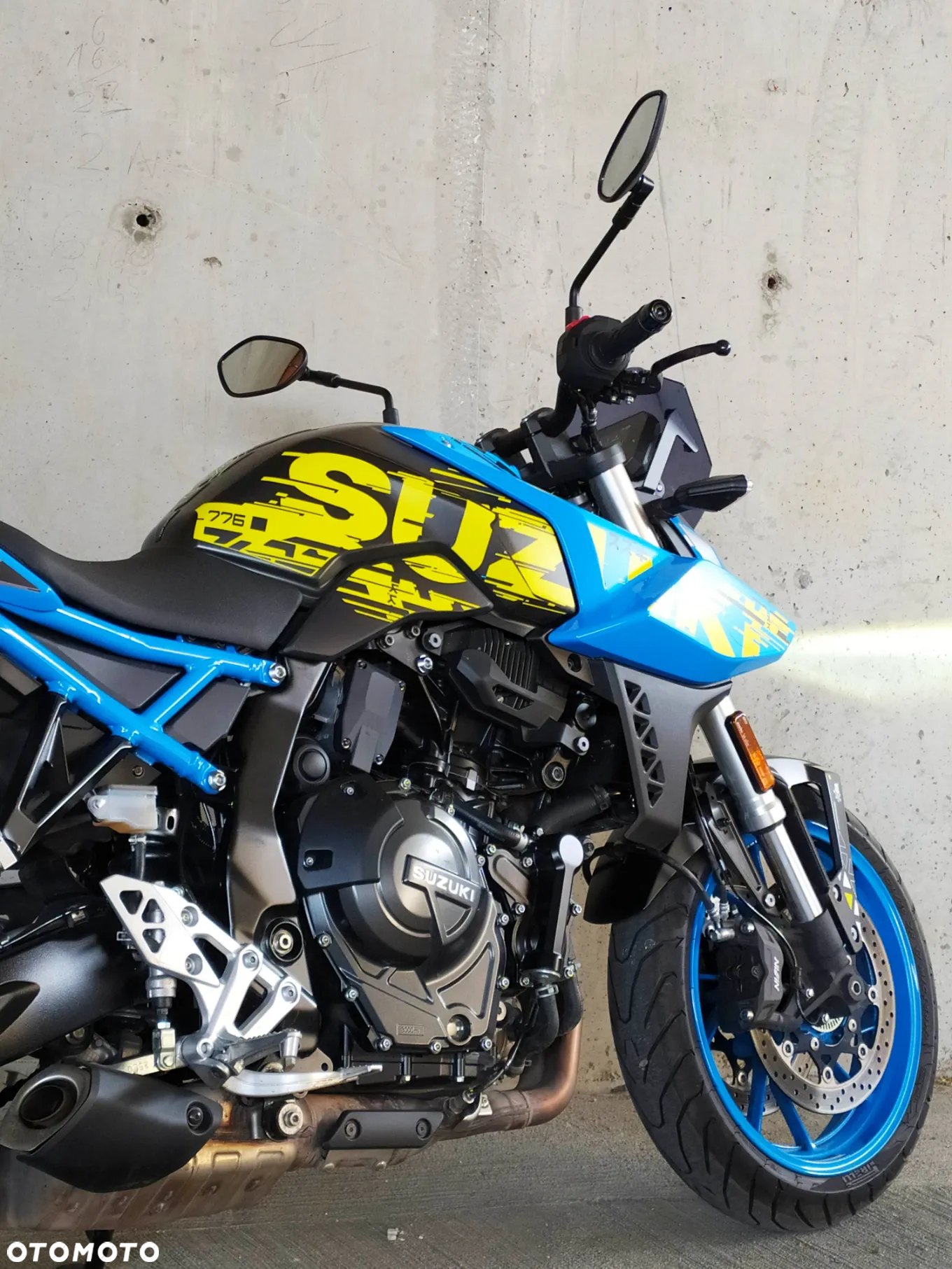 Suzuki GSX - 21