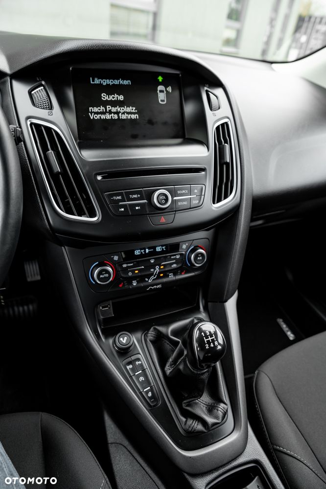 Ford Focus 1.0 EcoBoost Trend - 38