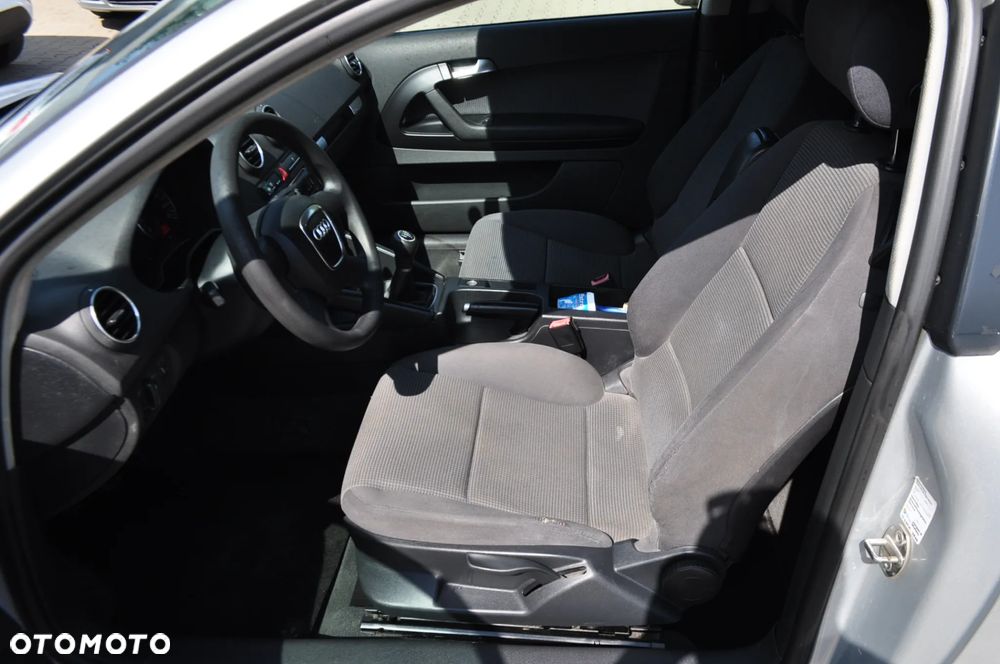 Audi A3 1.6 Limited Edition - 10