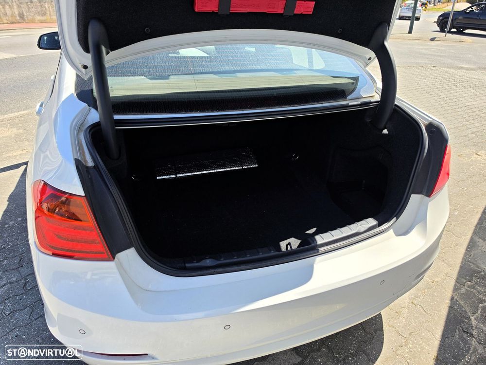 BMW 318 d Line Modern - 42