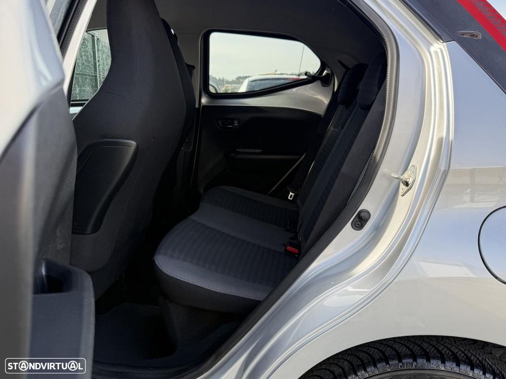 Toyota Aygo 1.0 X-Play+X-Touch - 32