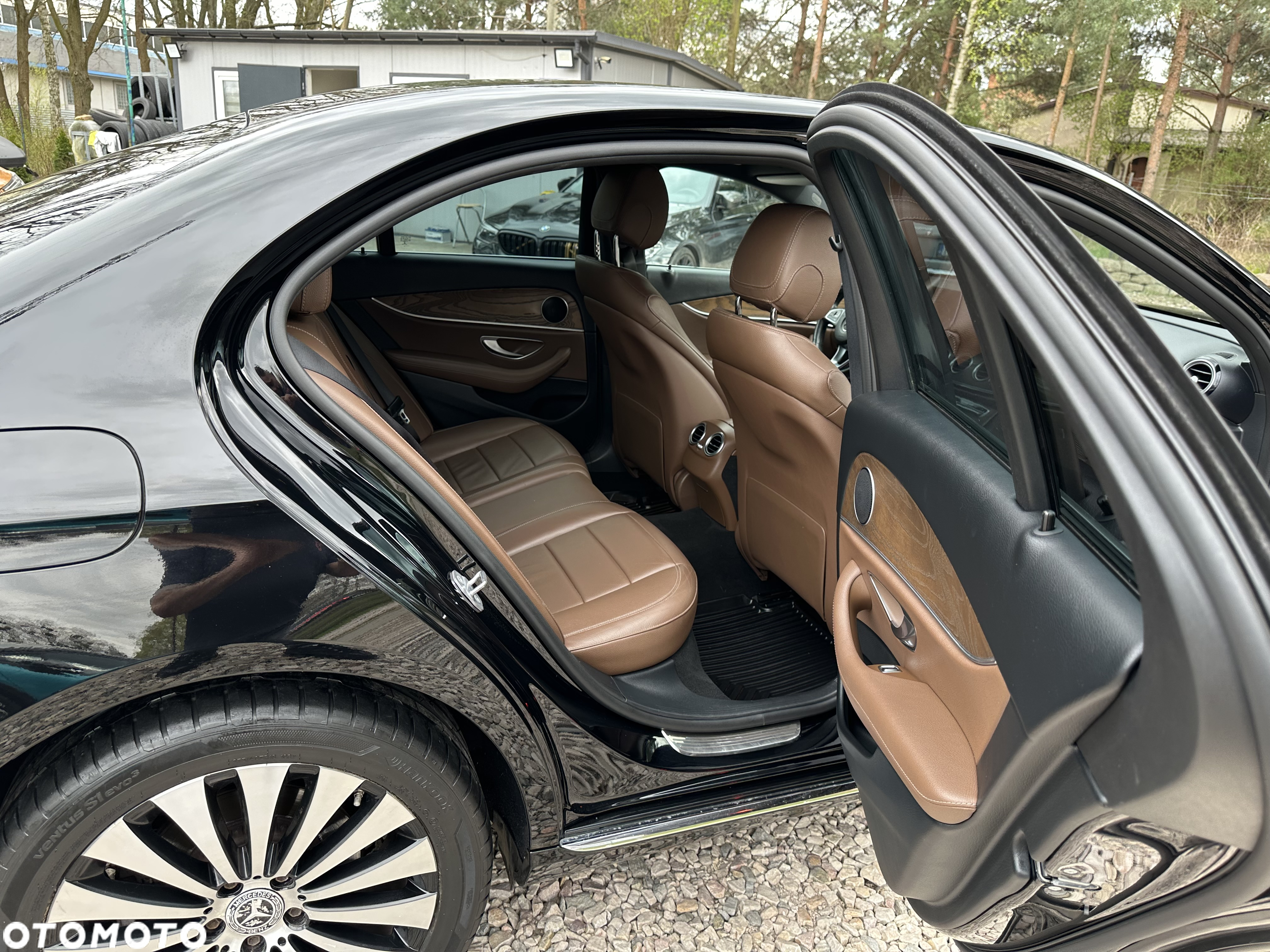 Mercedes-Benz Klasa E 220 d Business Edition 9G-TRONIC - 14