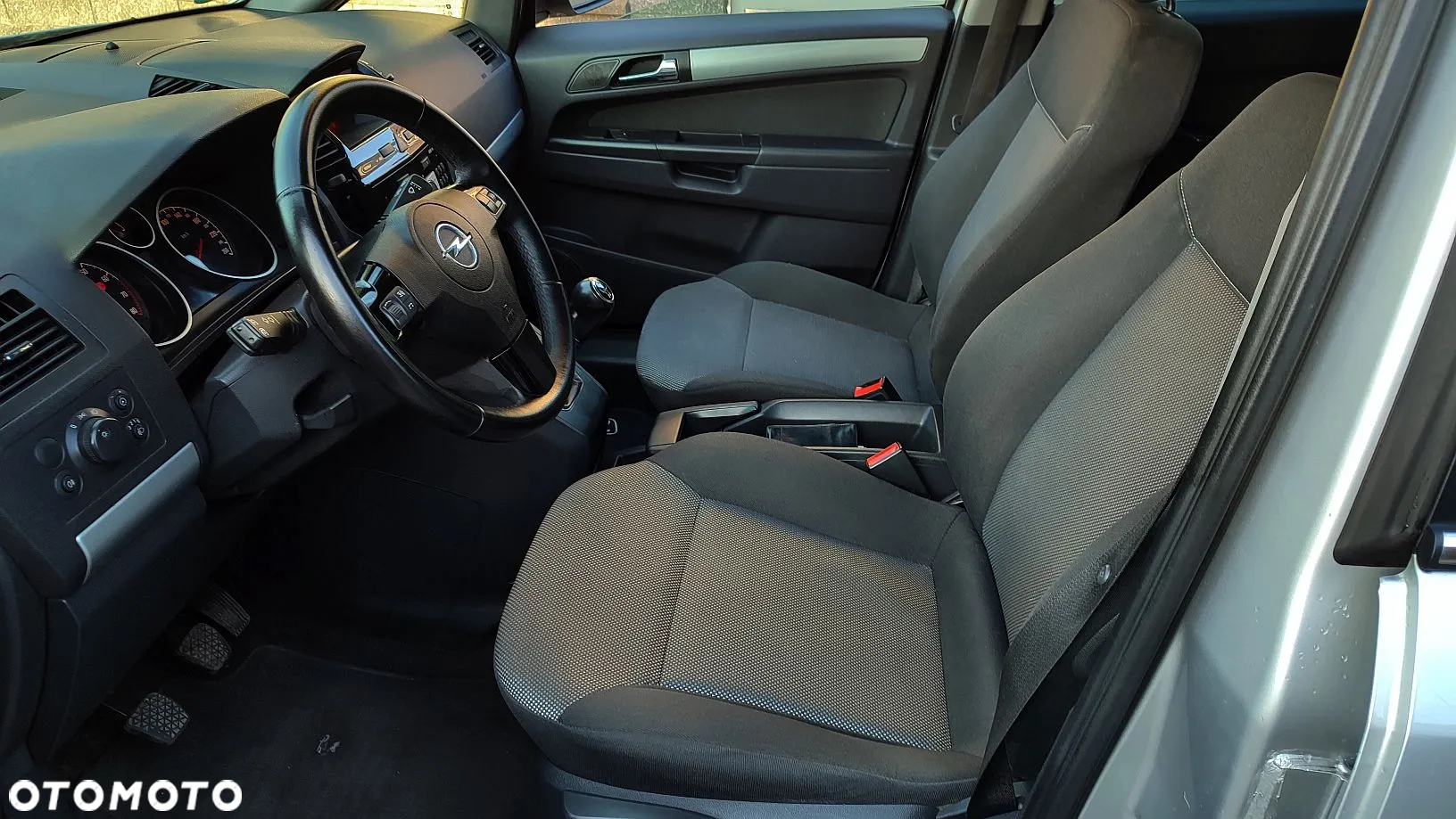 Opel Zafira 1.8 Design Edition - 6