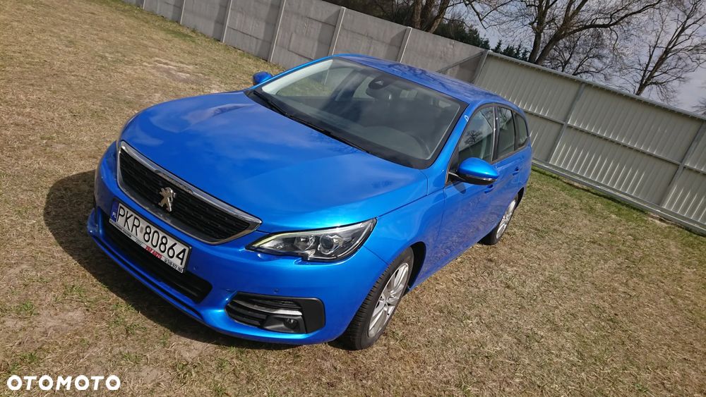 Peugeot 308 - 8
