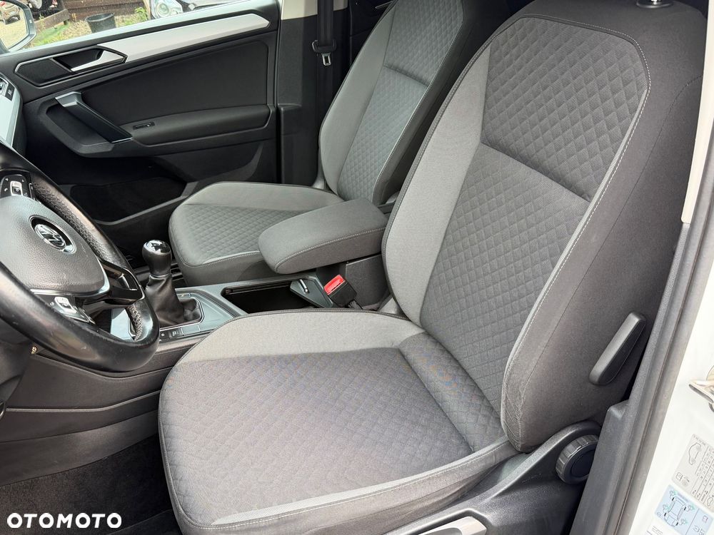 Volkswagen Tiguan 2.0 TDI SCR 4Motion (BlueMotion Tech) Comfortline - 11